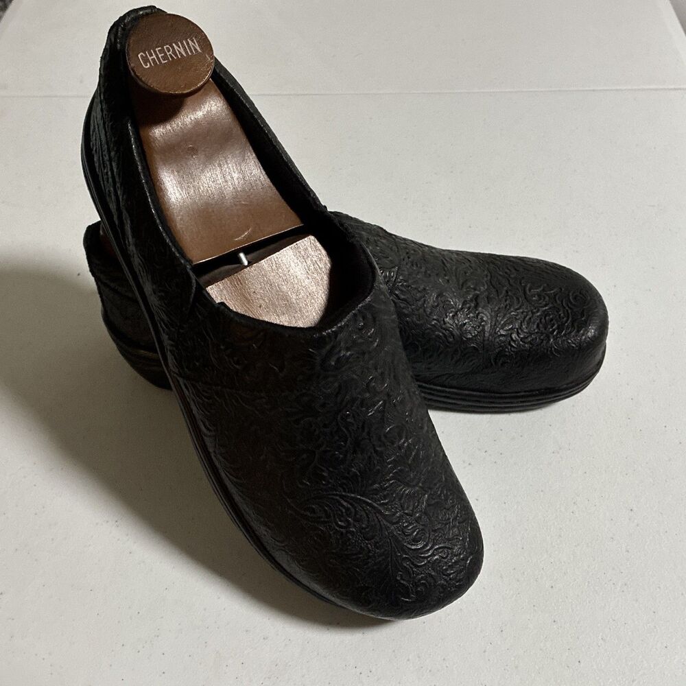 Klogs Shoes Mission Comfort Clogs Leather Tooled Black Floral Slip Resist 9.5